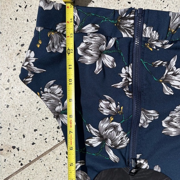 Floral Navy Sports Bra - Picture 7 of 7